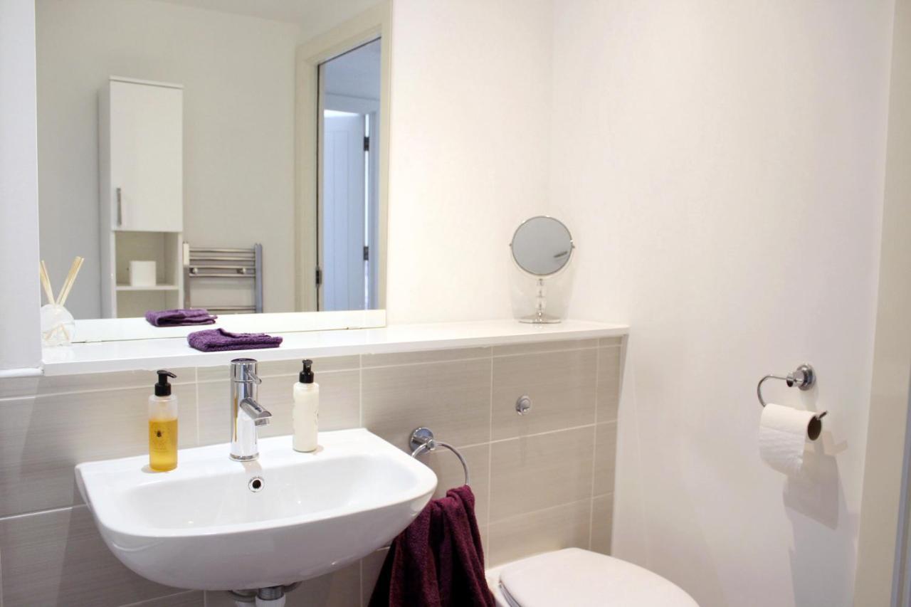 Manchester Escape - Private Room & Bathroom Near Etihad And Coop Arena - Free Secure Parking Exterior photo
